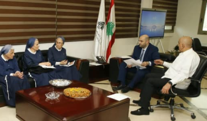 وزير الصحة اطلع من وفد جمعيّة راهبات الصليب على أوضاع مؤسساتها