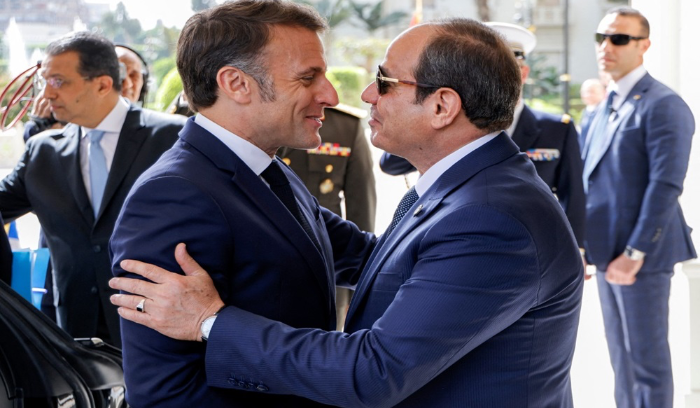 السيسي: أكدتُ مع ماكرون دعم لبنان