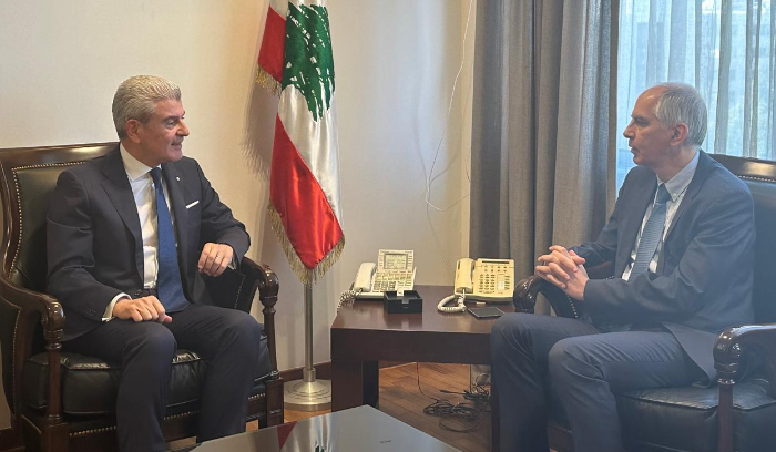 جو عيسى الخوري يطلع السفير الفرنسي على ورش العمل ومشاريع الوزارة