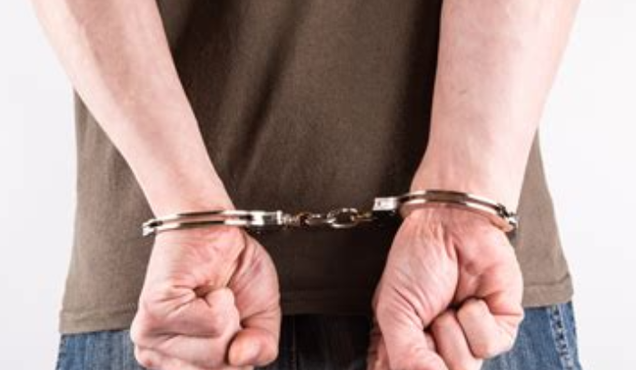 سارق محترف ينتحل صفة أمنيّة في قبضة قوى الأمن
