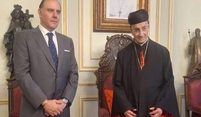 حاكم مصرف لبنان في بكركي ويشارك بقداس الاحد