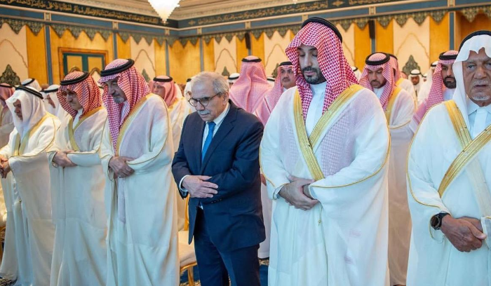 نواف سلام ودريان يؤديان صلاة العيد في السعودية